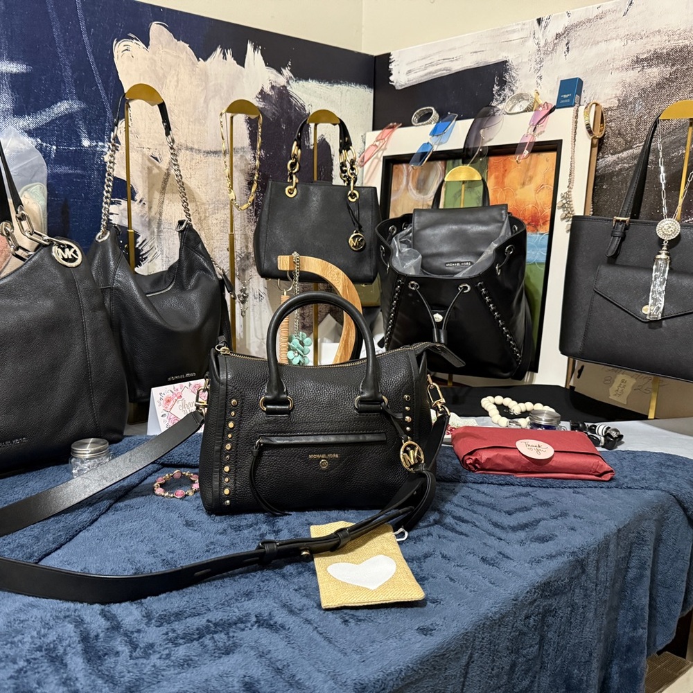 Just showing 
ALL LIKE NEW 
Michael Kors Black Satchels/Totes
